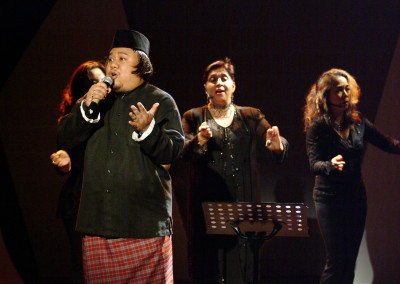 Afdlin as man with 14 wives